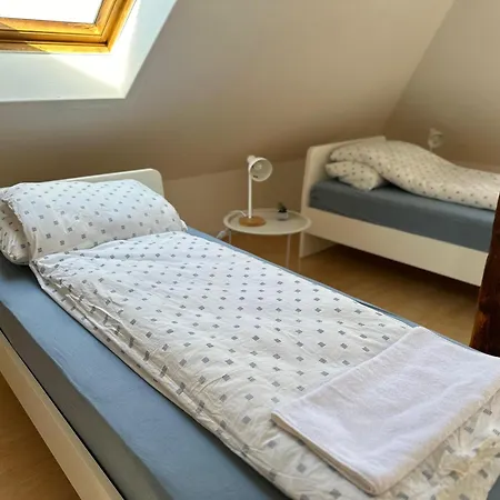 4-bett Im Zentrum - Naehe Restaurant & Waschsalon - Wlan, Parkplatz, Bad & Mehr Διαμέρισμα
