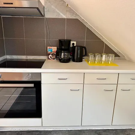 4-bett Im Zentrum - Naehe Restaurant & Waschsalon - Wlan, Parkplatz, Bad & Mehr *