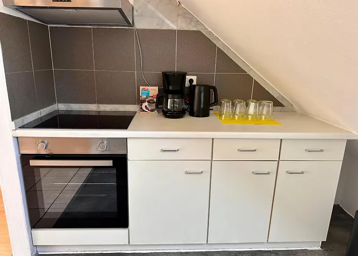 4-bett Im Zentrum - Naehe Restaurant & Waschsalon - Wlan, Parkplatz, Bad & Mehr *